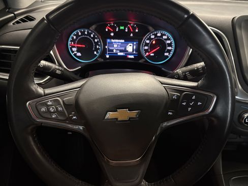 Used 2022 Chevrolet Equinox LT FWD image 19