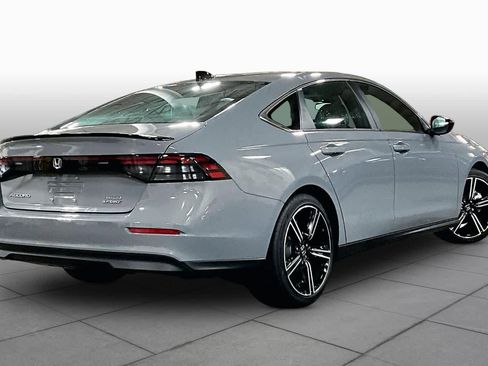 Used 2025 Honda Accord Sport image 13