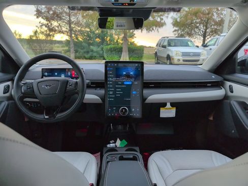 New 2025 Ford Mustang Mach-E Premium image 7