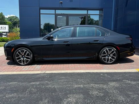 Used 2023 BMW 760i xDrive AWD/4WD image 2