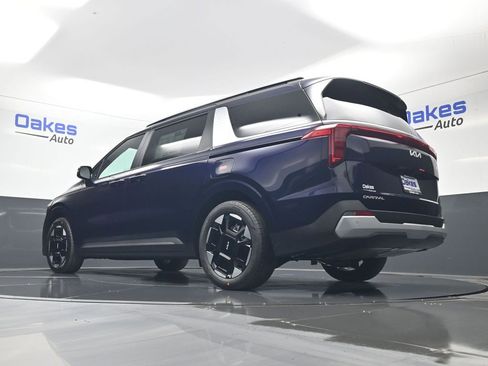 New 2026 Kia Carnival EX FWD image 44