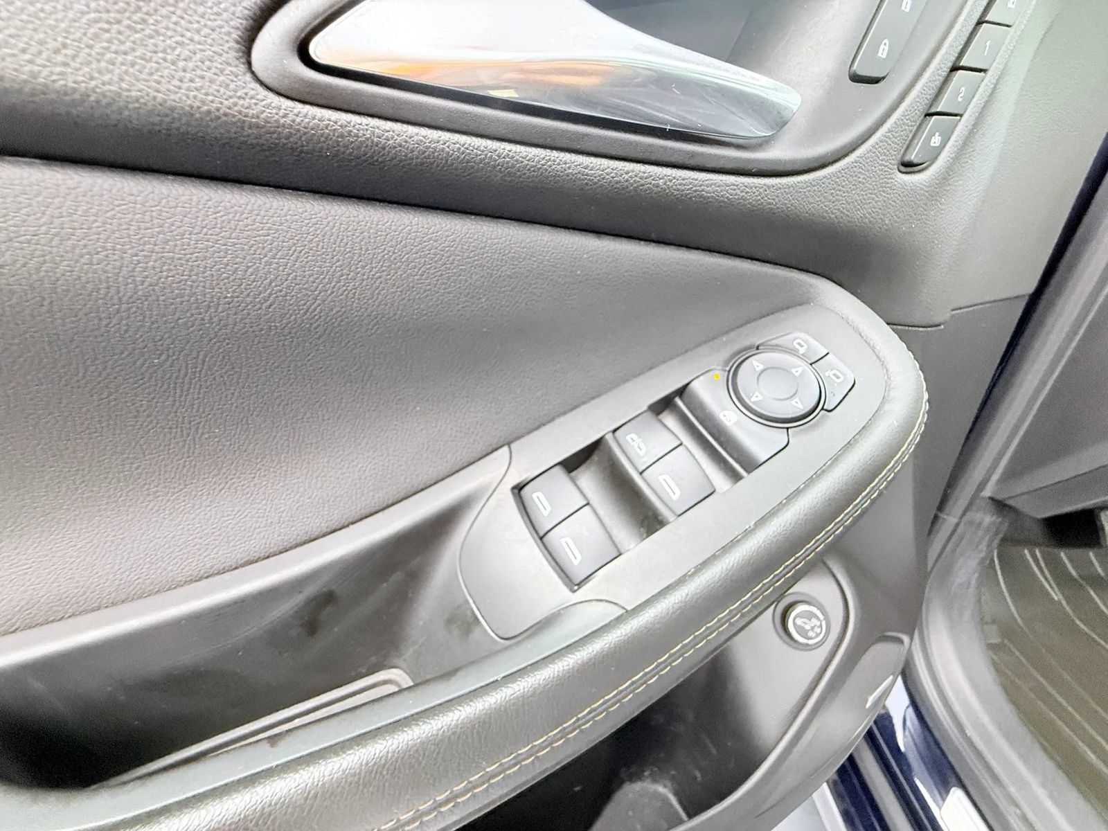 Used 2021 Buick Encore GX Essence w/ Advanced Technology Package FWD image 30