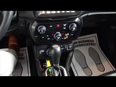 Certified 2023 Jeep Renegade Limited image 26