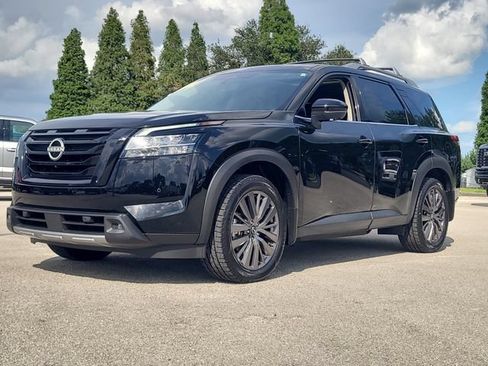 Used 2024 Nissan Pathfinder SL w/ SL Premium Package FWD image 34