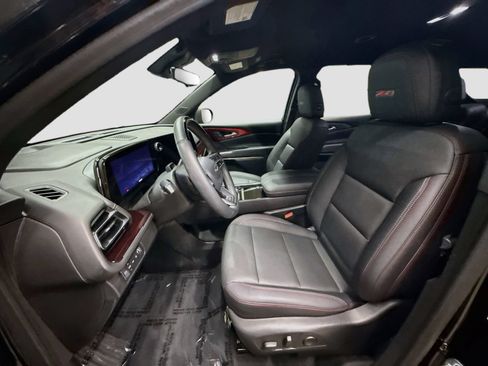 Used 2024 Chevrolet Traverse Z71 w/ Enhanced Driving Package AWD/4WD image 24