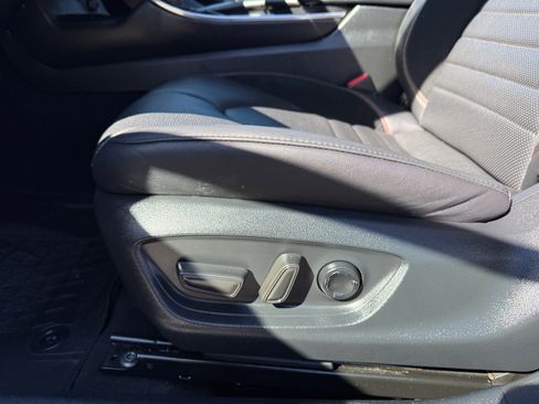 Used 2022 Toyota Avalon Touring w/ Advanced Safety Package image 13