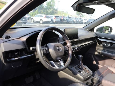 Used 2024 Honda CR-V Sport Touring image 9