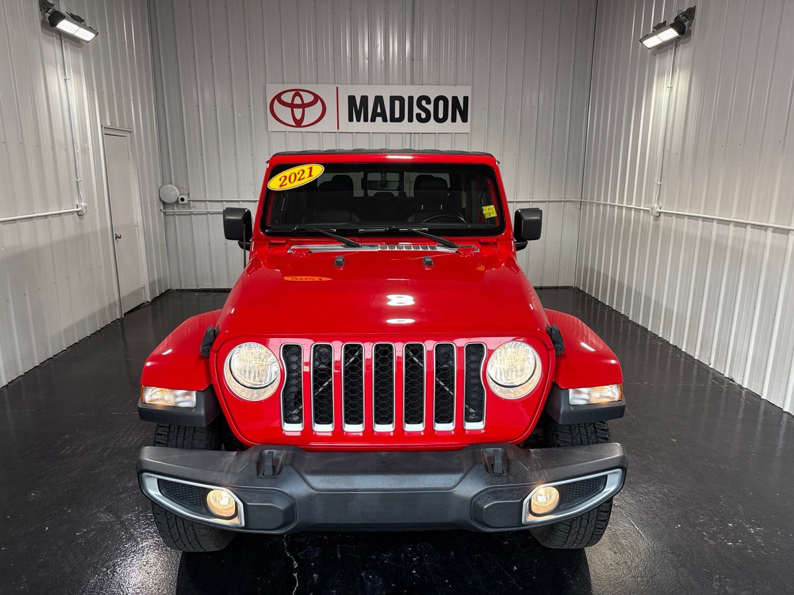 Used 2021 Jeep Gladiator Overland w/ Popular Equipment Package AWD/4WD image 7