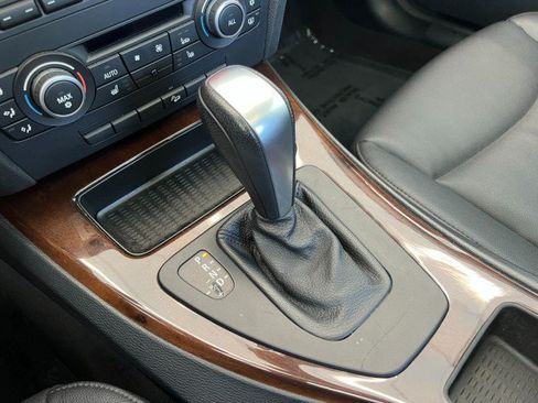 Used 2011 BMW 335i xDrive Sedan AWD/4WD image 17