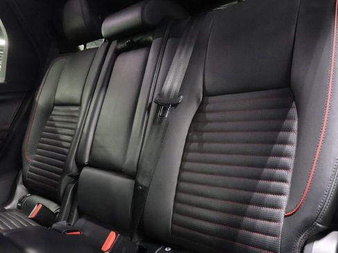 Used 2017 Land Rover Discovery Sport HSE image 18