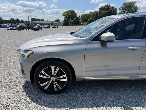 Used 2023 Volvo XC60 B5 Plus AWD/4WD image 17