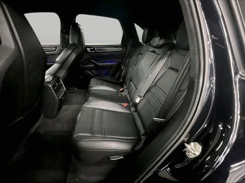 Used 2021 Porsche Cayenne GTS AWD/4WD image 19