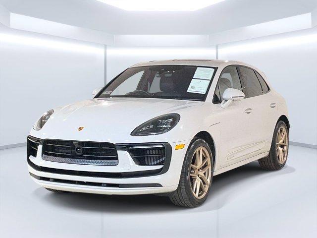 Certified 2023 Porsche Macan S AWD/4WD image 1