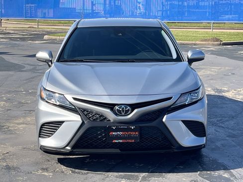 Used 2020 Toyota Camry SE image 5