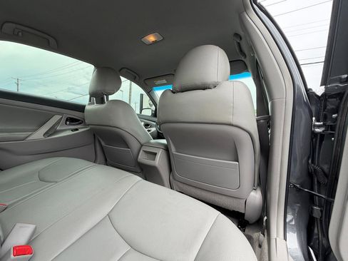 Used 2011 Toyota Camry SE w/ Fleet Convenience Pkg FWD image 13