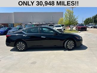 Used 2025 Nissan Altima 2.5 SV FWD video 2