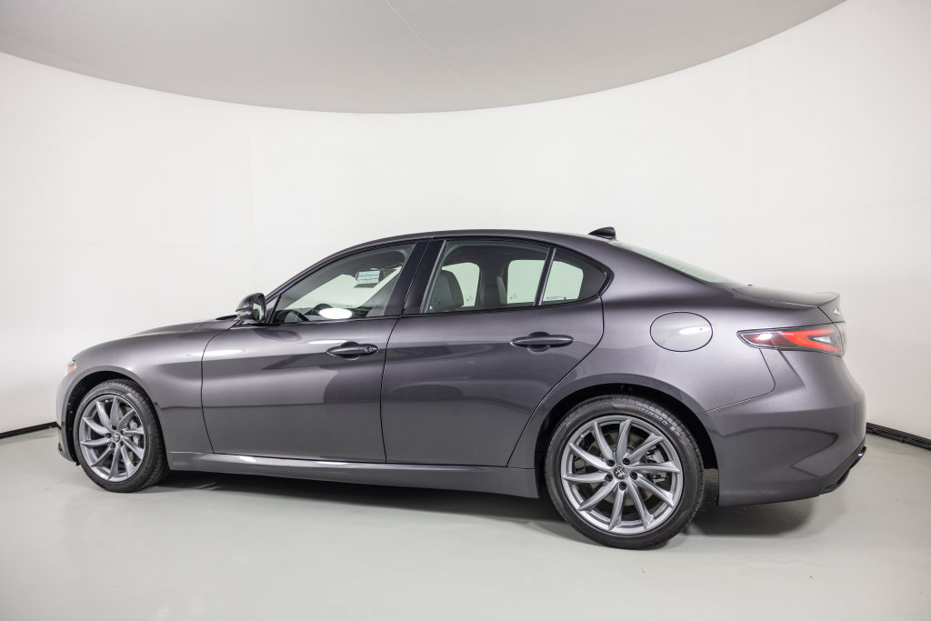 New 2026 Alfa Romeo Giulia AWD image 5