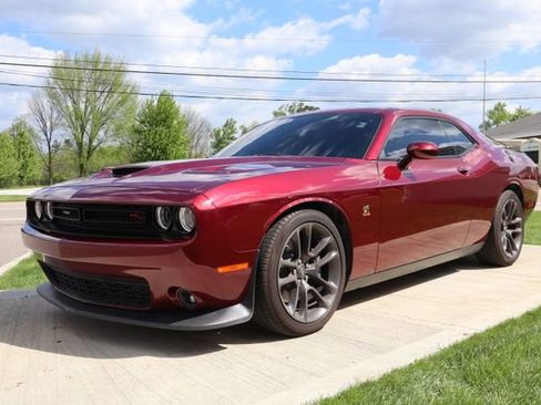 Used 2022 Dodge Challenger R/T Scat Pack w/ Driver Convenience Group RWD image 6