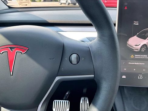 Used 2021 Tesla Model Y Long Range AWD/4WD image 19