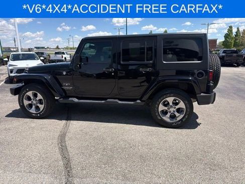 Used 2017 Jeep Wrangler Unlimited Sahara w/ Connectivity Group AWD/4WD image 6