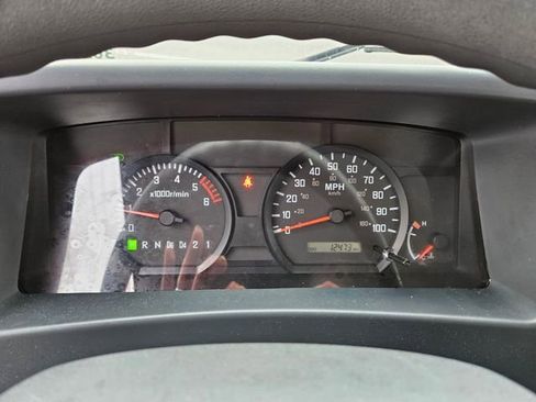 Used 2021 Isuzu NPR image 17