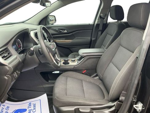 Used 2023 GMC Acadia SLE image 9