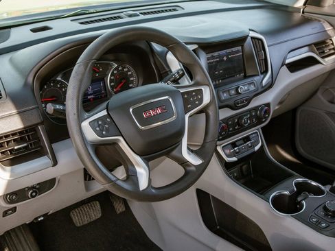 Used 2022 GMC Terrain SLE w/ Driver Convenience Package image 10