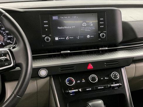 Used 2022 Kia Carnival LX w/ Paint Protection Package FWD image 7