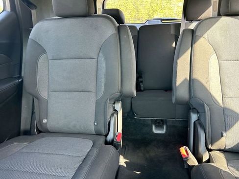 Used 2022 Chevrolet Traverse LT FWD image 26