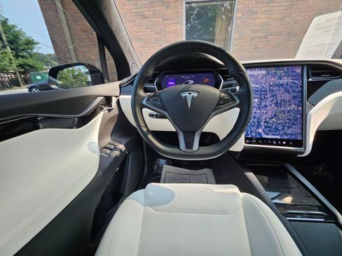 Used 2021 Tesla Model X Long Range AWD/4WD image 4