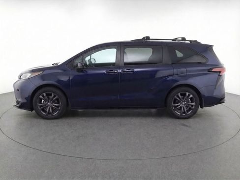 Used 2025 Toyota Sienna XSE w/ XSE Plus Package AWD/4WD image 4