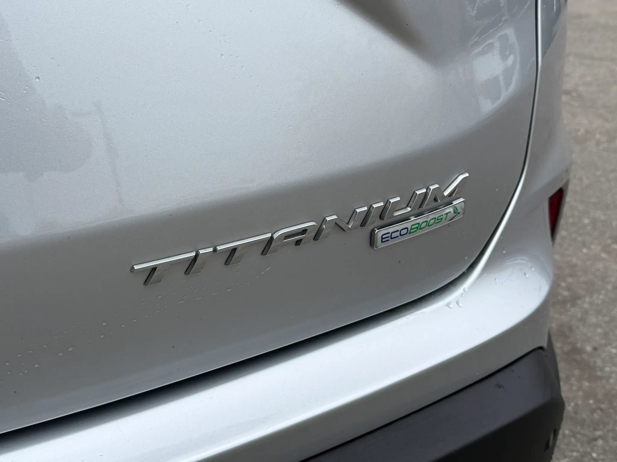 Used 2019 Ford Edge Titanium FWD image 13