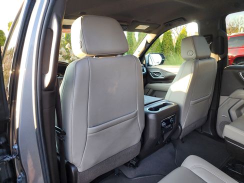 Used 2021 Chevrolet Suburban Z71 w/ Z71 Off-Road Package image 15