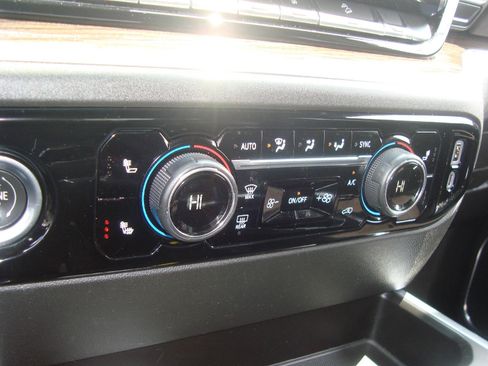 Used 2023 Chevrolet Silverado 1500 RST image 38