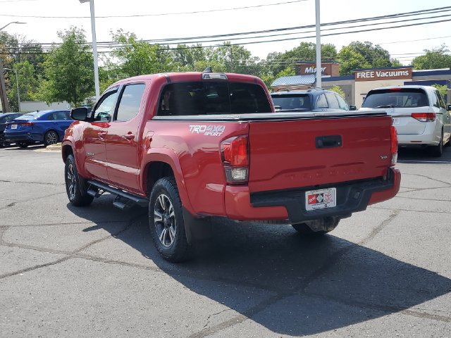 Used 2019 Toyota Tacoma TRD Sport AWD/4WD image 3