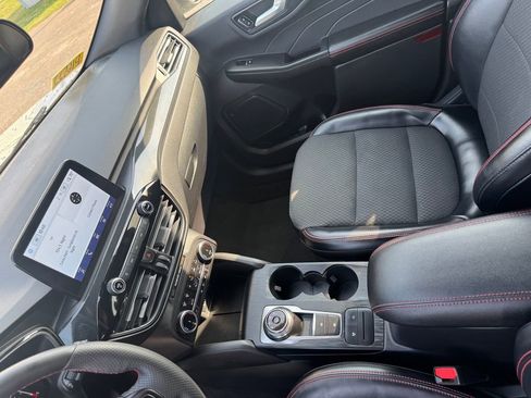 Used 2024 Ford Escape ST-Line image 15