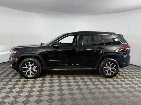 Certified 2025 Jeep Grand Cherokee Limited w/ Luxury Tech Group II AWD/4WD image 10