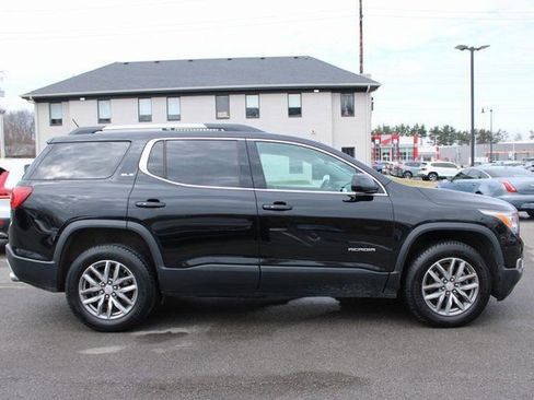 Used 2017 GMC Acadia SLE image 6