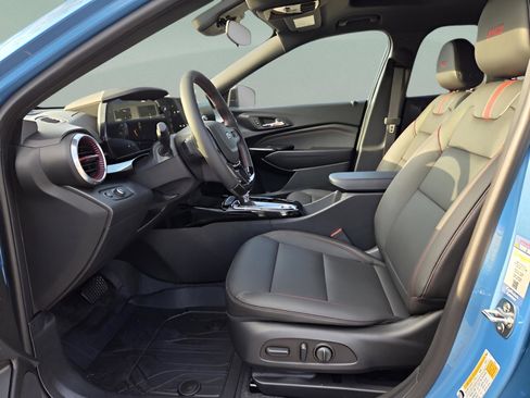 New 2026 Chevrolet Trax RS w/ Sunroof Package image 6