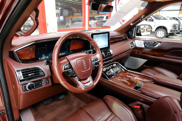 Used 2018 Lincoln Navigator Black Label w/ Cargo Package AWD/4WD image 16
