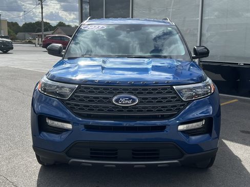Used 2023 Ford Explorer XLT w/ Equipment Group 202A image 2