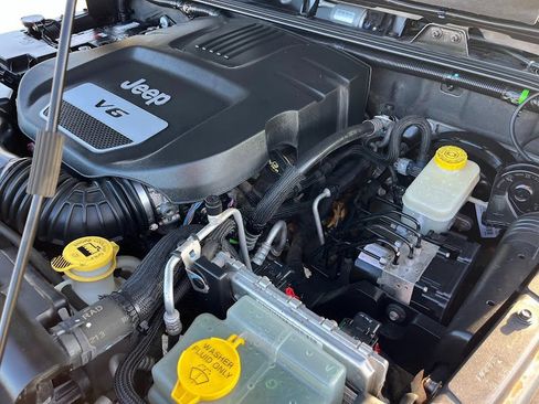 Used 2014 Jeep Wrangler Unlimited Sahara w/ Connectivity Group image 25