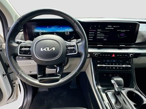 Used 2022 Kia Carnival SX Prestige FWD image 12