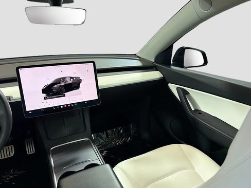 Used 2022 Tesla Model Y Performance AWD/4WD image 23