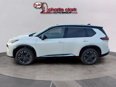 New 2026 Nissan Rogue Platinum AWD/4WD image 2