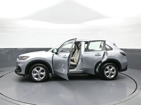Certified 2024 Honda HR-V LX image 41