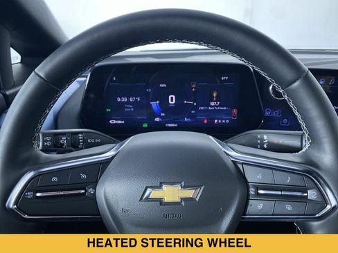 Certified 2024 Chevrolet Equinox EV LT FWD image 3