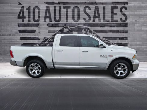 Used 2018 RAM 1500 Laramie AWD/4WD image 2