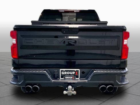 Used 2022 Chevrolet Silverado 1500 LT Trail Boss w/ Convenience Package II AWD/4WD image 4