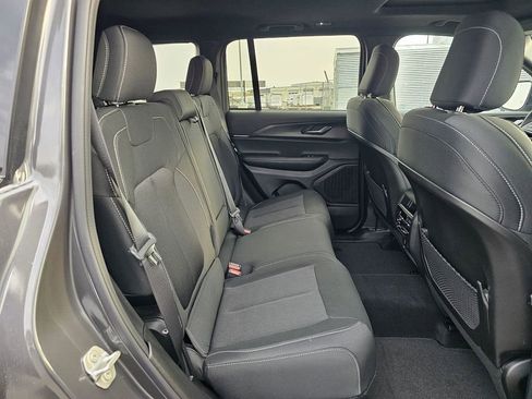 New 2025 Jeep Grand Cherokee Laredo X w/ Luxury Tech Group I image 13
